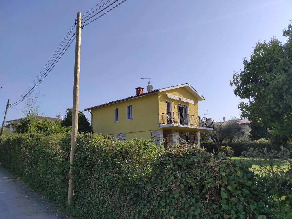 Apartment Villa La Magnolia - Private Beach Access, Garden, Views Lazise