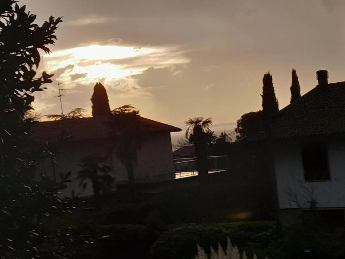 Apartment Villa La Magnolia - Private Beach Access, Garden, Views Lazise