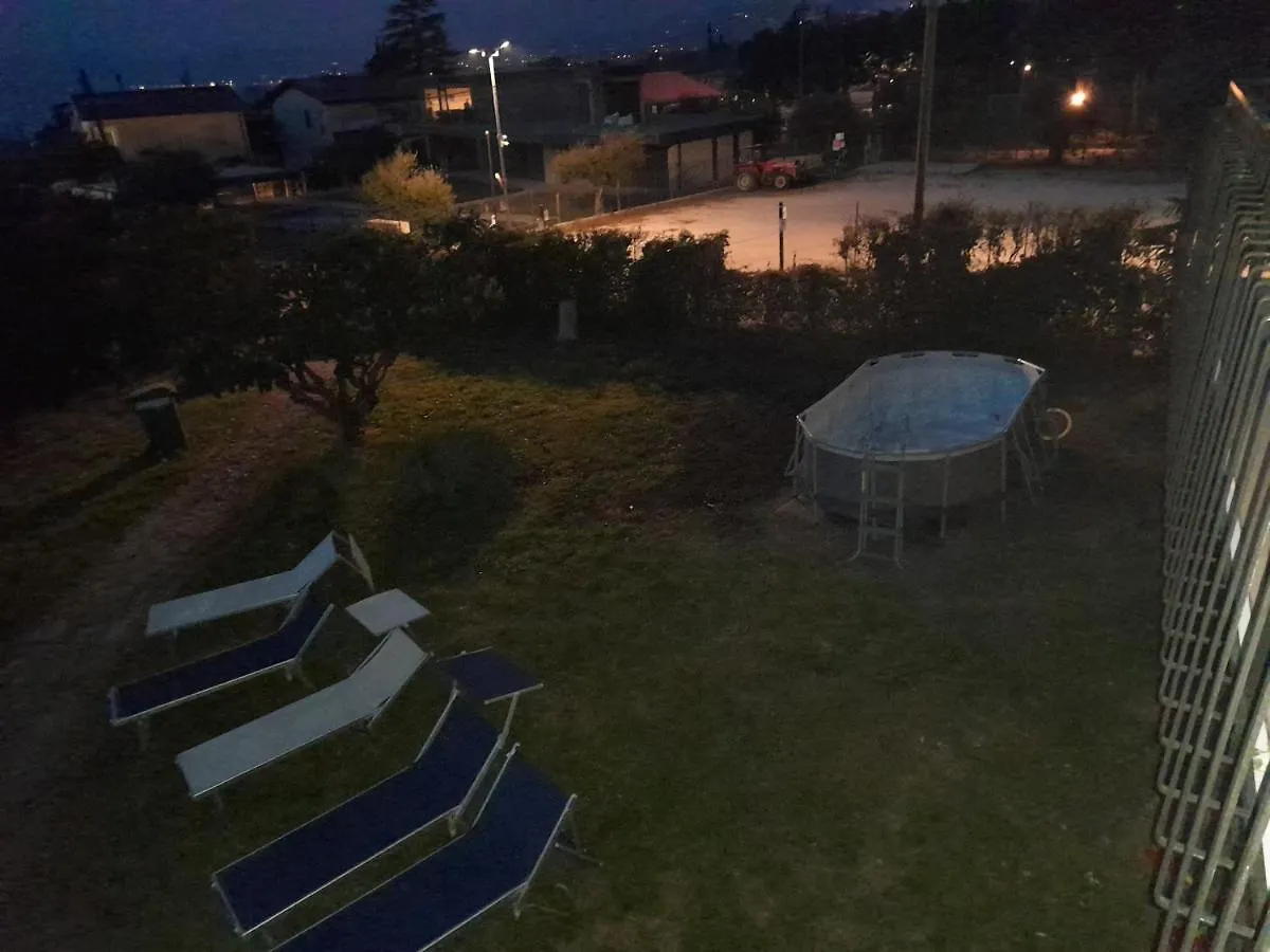 Apartment Villa La Magnolia - Private Beach Access, Garden, Views Lazise