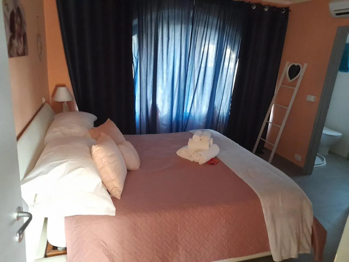 Villa La Magnolia - Private Beach Access, Garden, Views Lazise 0*,  Italy