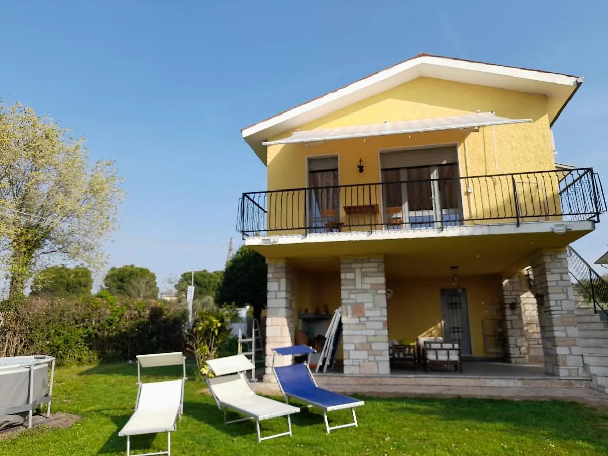 Villa La Magnolia - Private Beach Access, Garden, Views Lazise 0*,  Italy