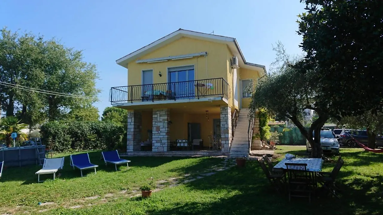 Apartment Villa La Magnolia - Private Beach Access, Garden, Views Lazise Italy
