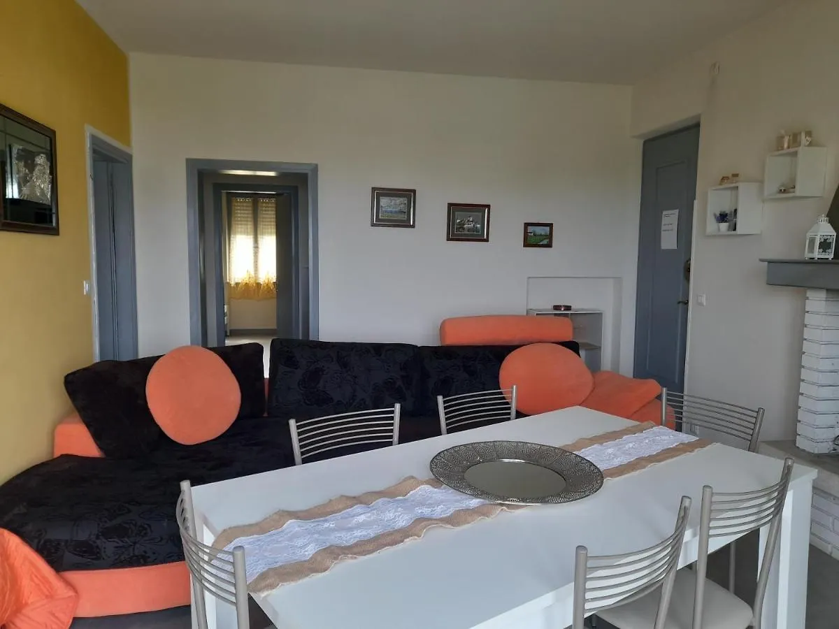 Apartment Villa La Magnolia - Private Beach Access, Garden, Views Lazise