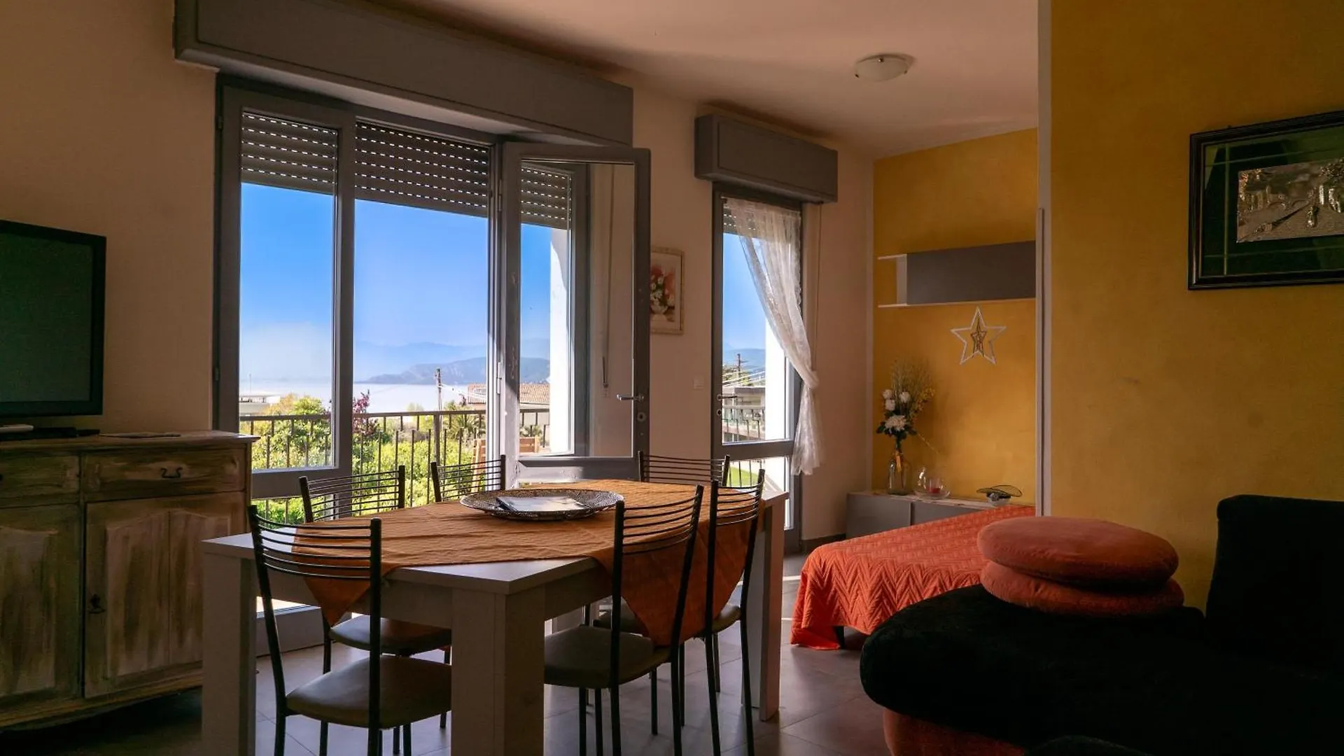 Villa La Magnolia - Private Beach Access, Garden, Views Lazise 0*,  Italy